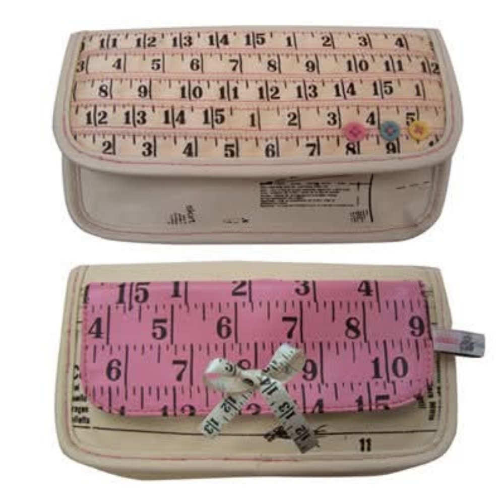 Needle and Thread Wallet sewing